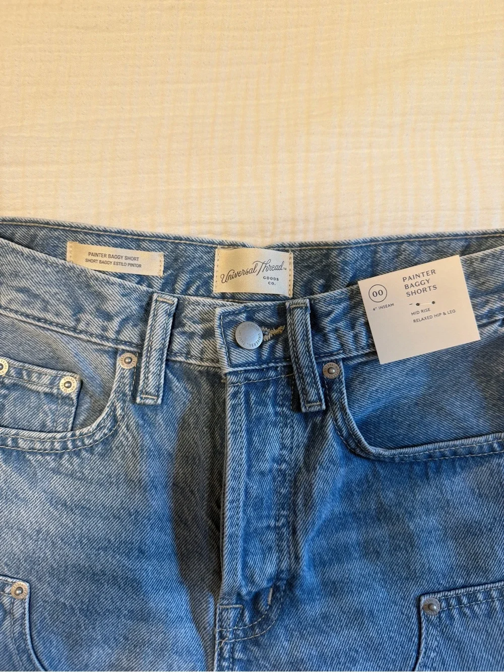 NWT! Universal Thread - 90's Baggy Painter Denim Shorts - 00